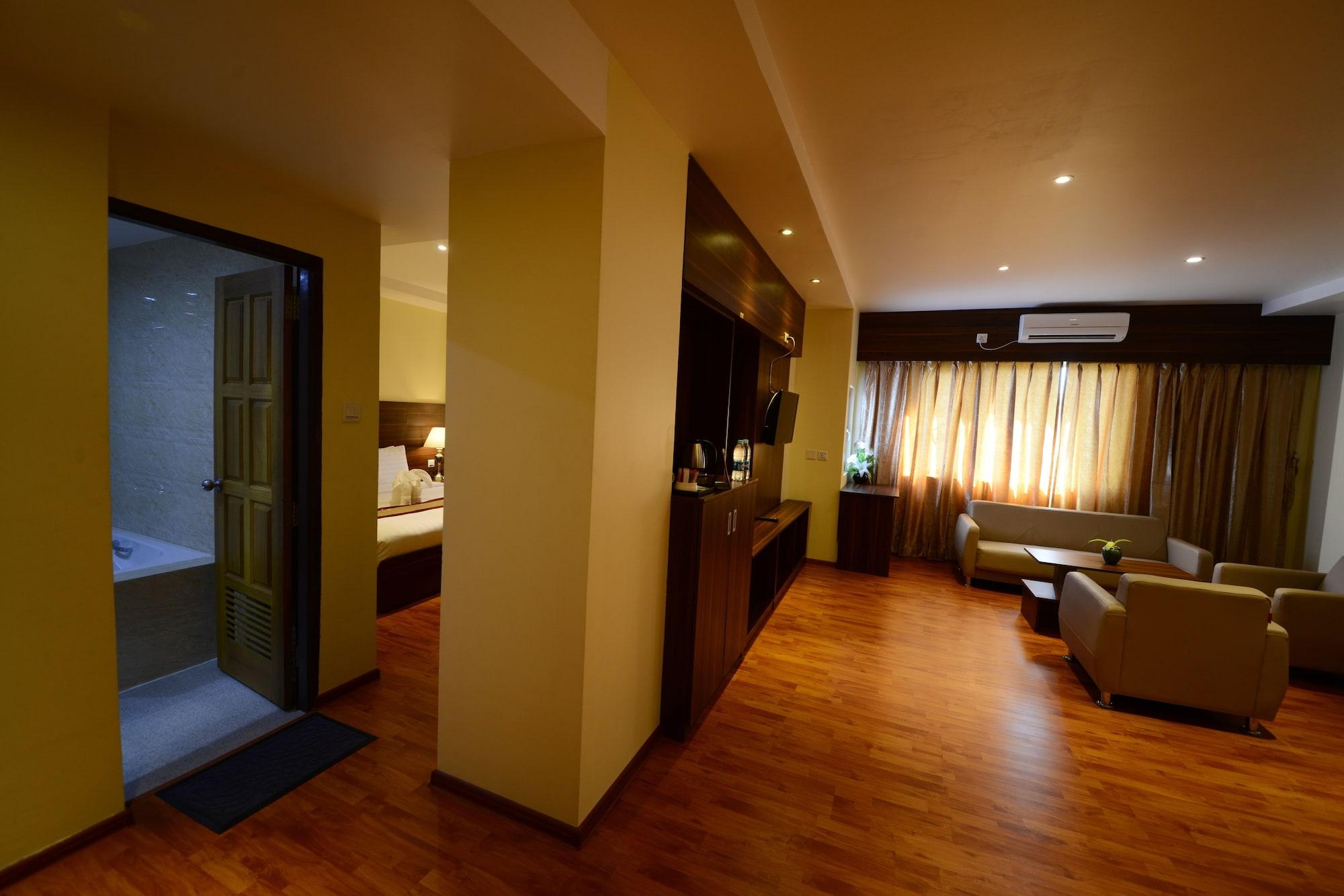 Silver Green Hotel Янгон Екстериор снимка