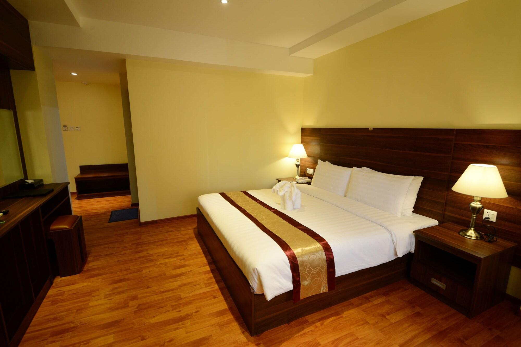 Silver Green Hotel Янгон Екстериор снимка