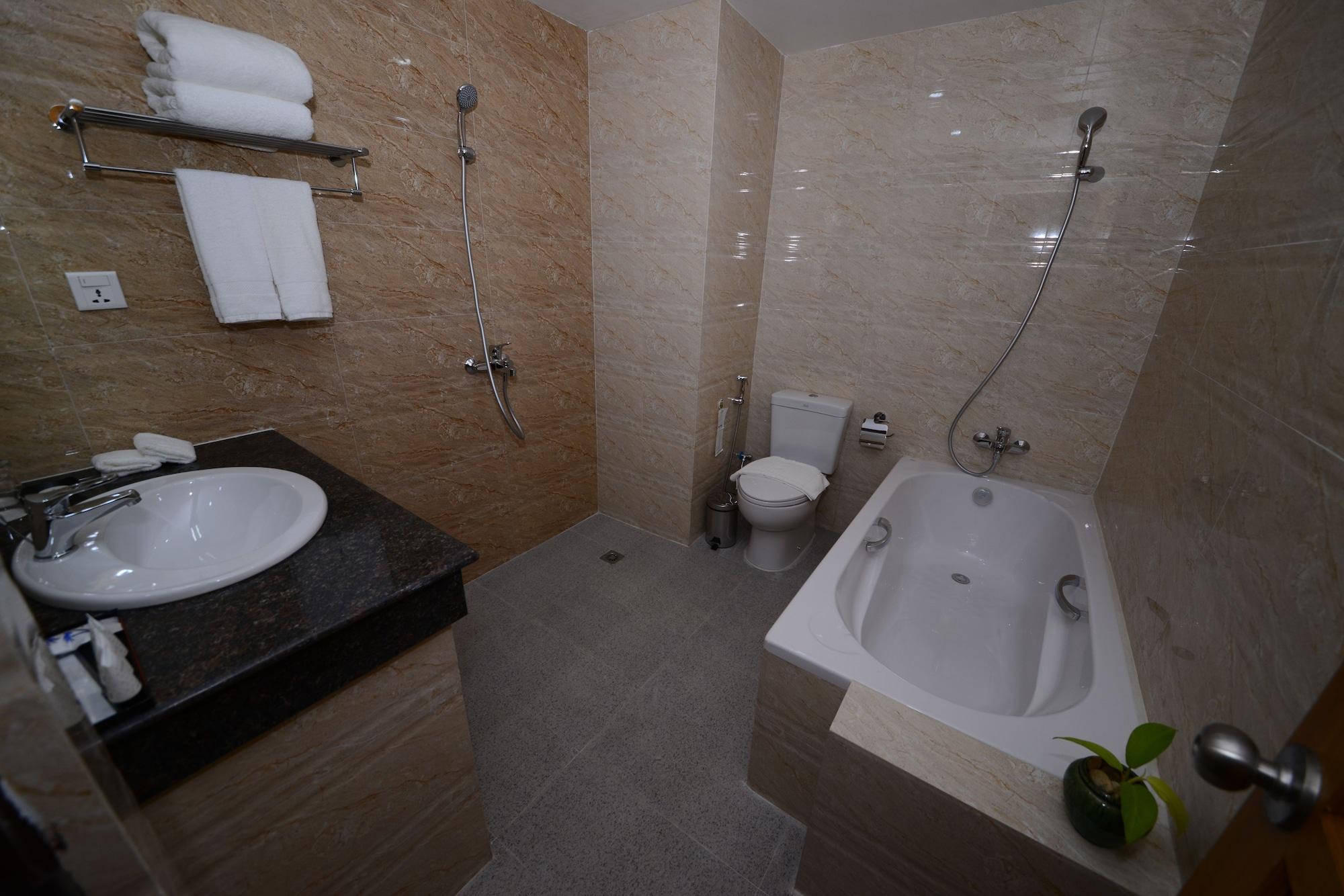 Silver Green Hotel Янгон Екстериор снимка