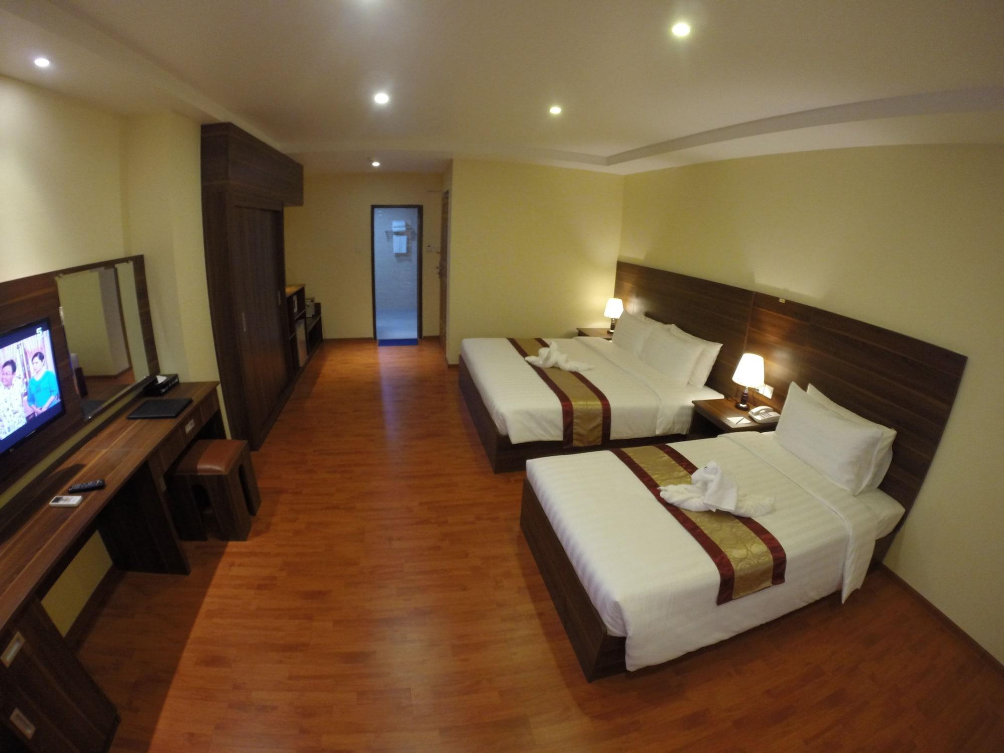 Silver Green Hotel Янгон Екстериор снимка