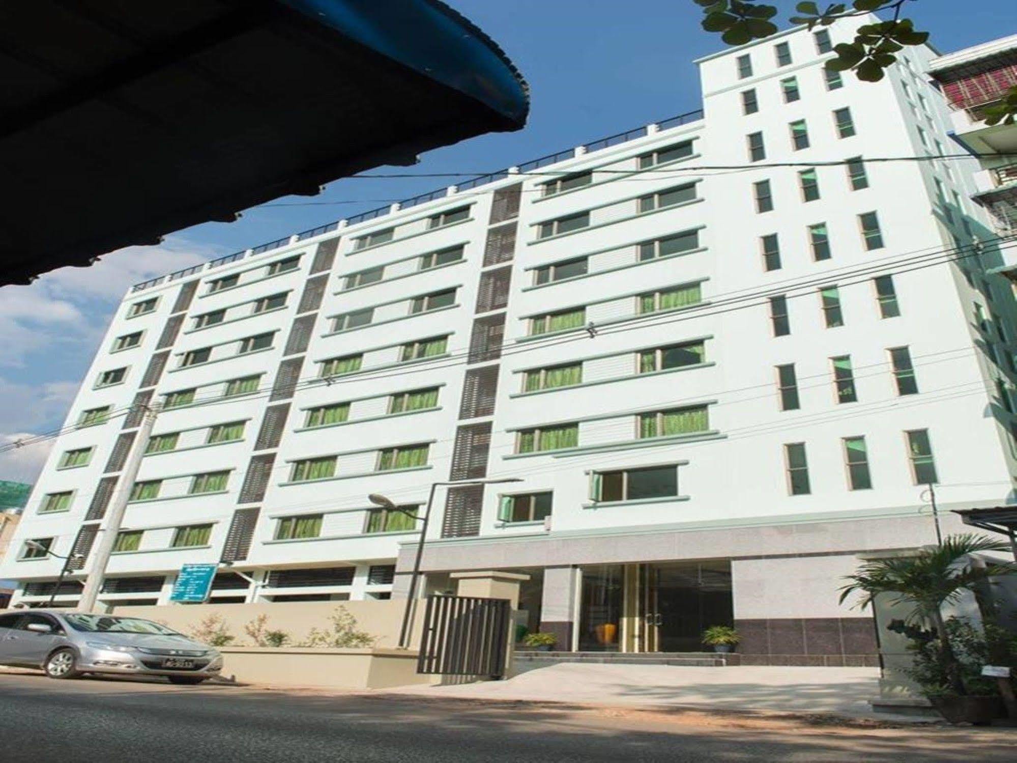 Silver Green Hotel Янгон Екстериор снимка