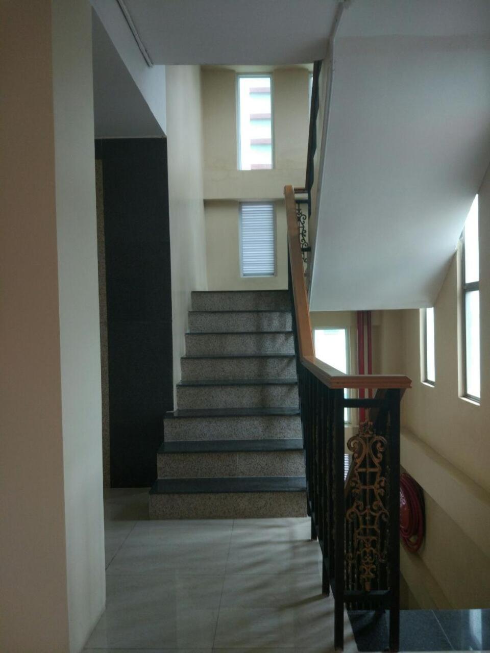 Silver Green Hotel Янгон Екстериор снимка